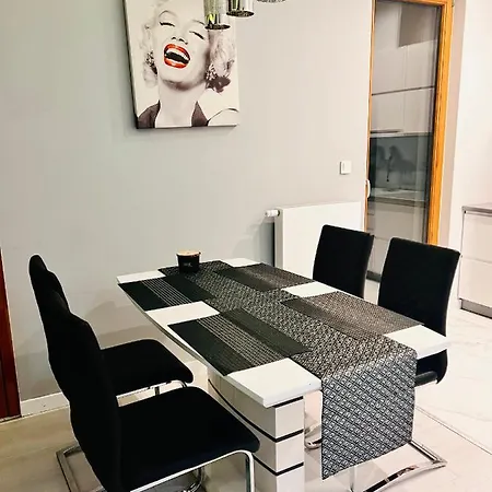 Luna Deluxe Old Town Apartment